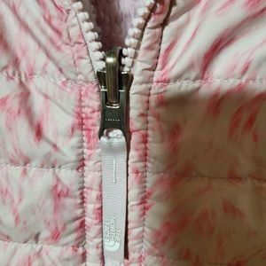 Girls Northface Reversible Jacket,Pink Pattern,Size XL 18 Pretty Jacket!